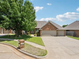 1005 Kingsridge Dr, Yukon, OK 73099
