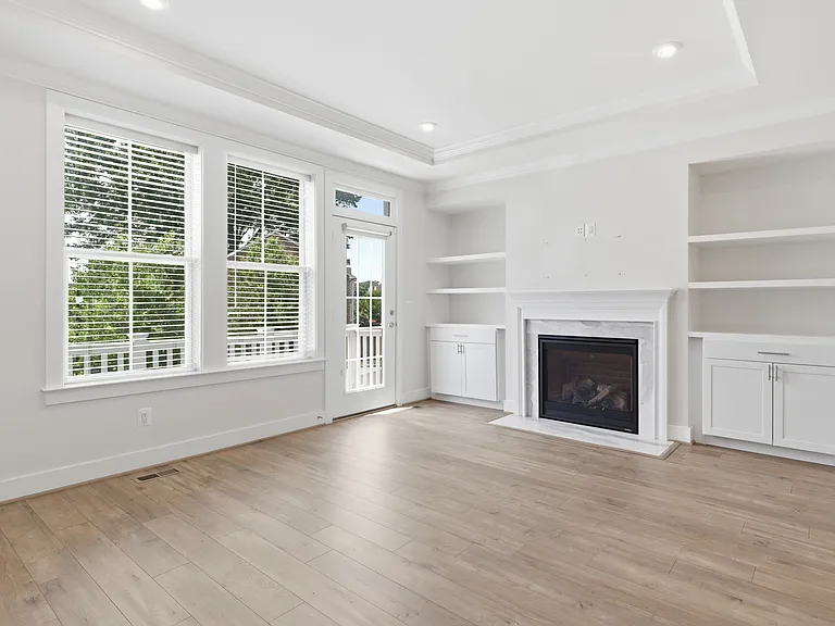 2252 S Glebe Rd — Photo 6