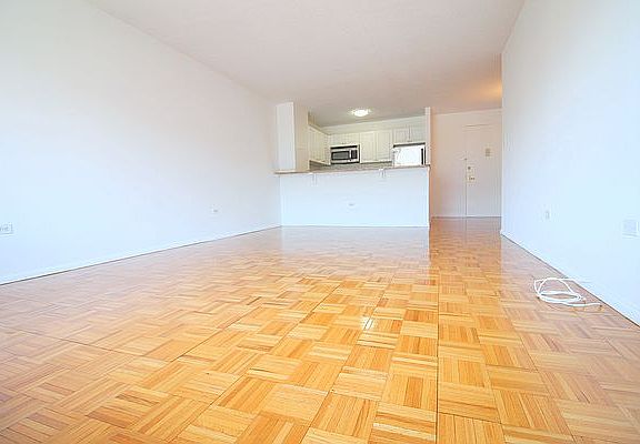 3rd image of 225 8th Ave #2G