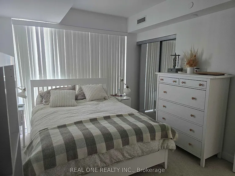 501 Yonge St #1109 — Photo 12