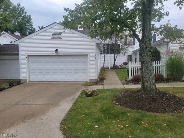 7107 W Cross Creek Trl, Brecksville, OH 44141