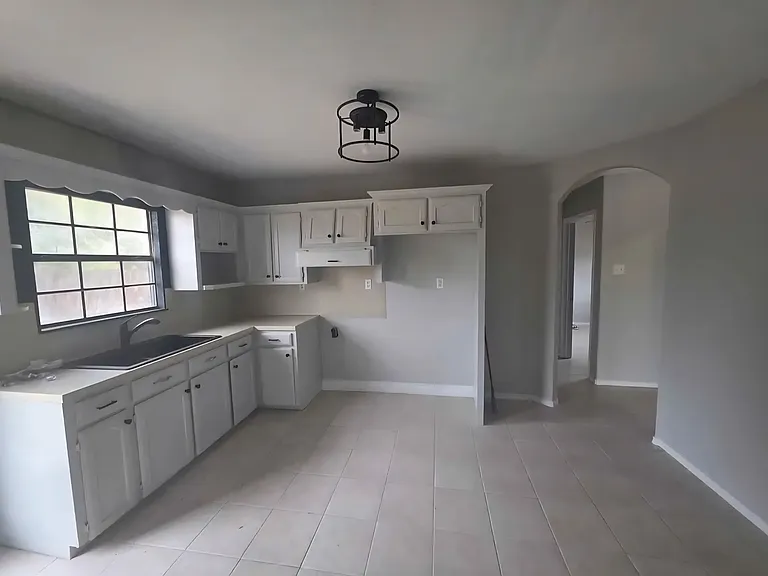 5511 Comanche Dr — Photo 5