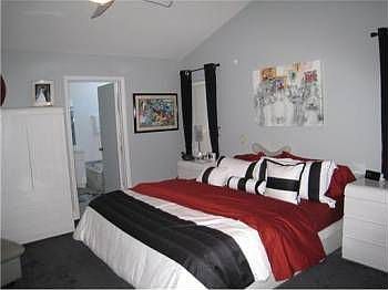 3rd image of 1043 Laguna Springs Dr
