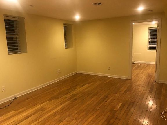 5th image of 27 Waverly St #Basement