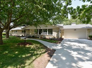 2254 W Dunwood Rd, Glendale, WI 53209