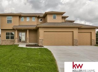 8525 S 101st St, La Vista, NE 68128