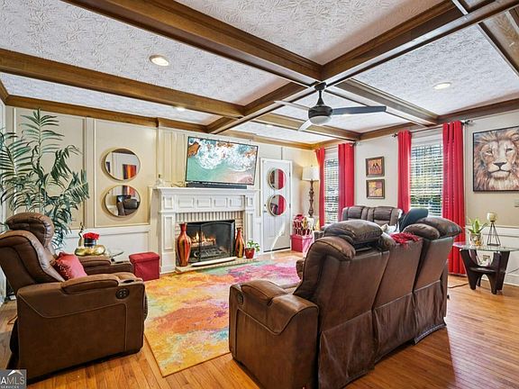 3rd image of 3085 Juhan Rd