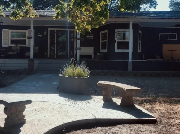 37570 Squaw Valley Rd, Squaw Valley, CA 93675