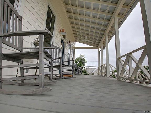 5th image of 16 Firefly Ln