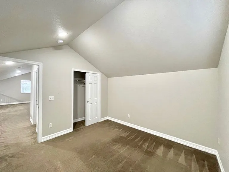 7778 Buckeye Tree Ln — Photo 36