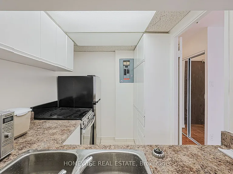 485 Kingston Rd #705 — Photo 4