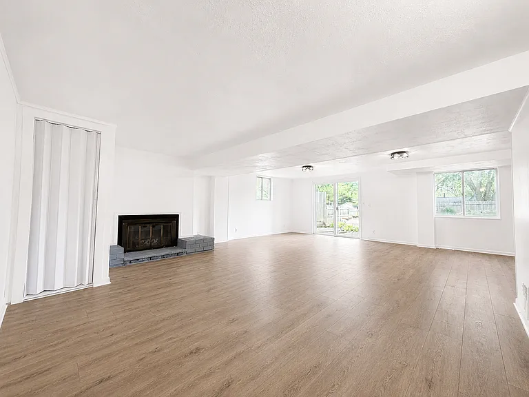 3202 W Birkshire Dr — Photo 33
