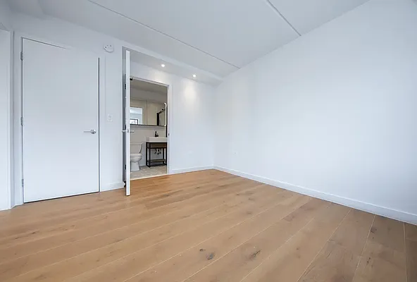 Rented by REAL New York | media 18