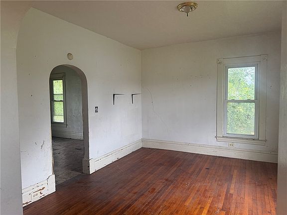 4th image of 266 Orchard St