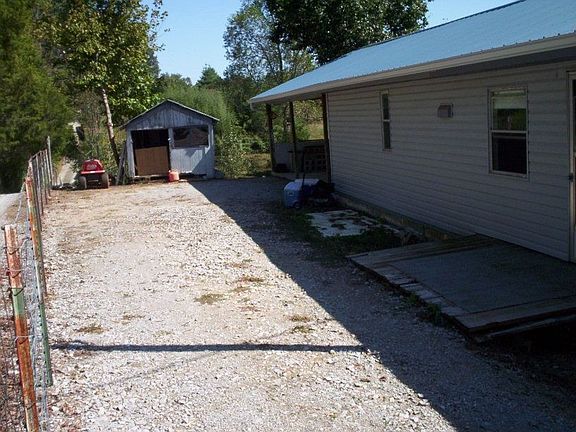 Driveway to Shed & Patio
