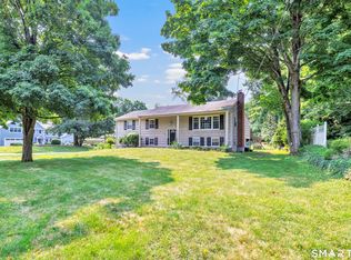 22 Old Lantern Pl, Norwalk, CT 06851