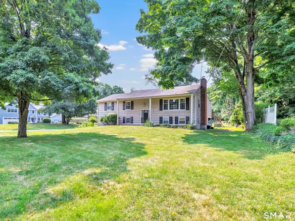 22 Old Lantern Place, Norwalk, CT 06851