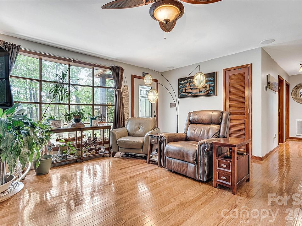 1st image of 7697 Katherine Dr