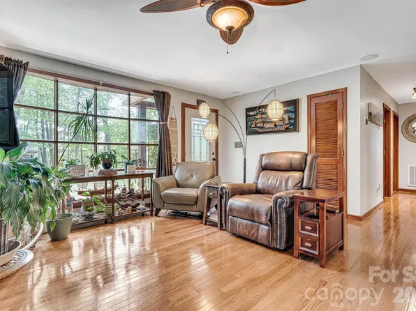 7697 Katherine Dr, Denver, NC 28037