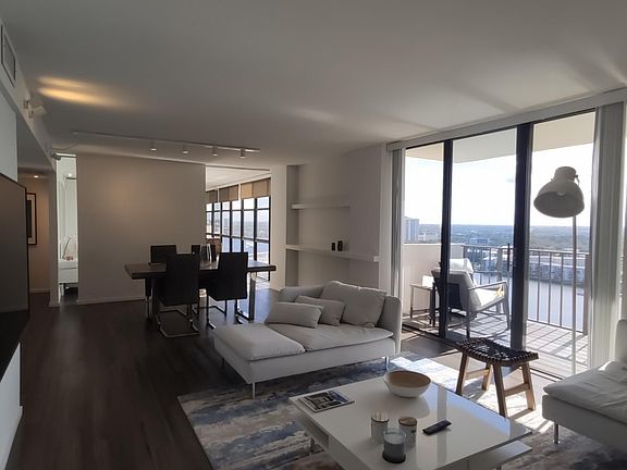 5th image of 18181 NE 31st Ct APT 2710