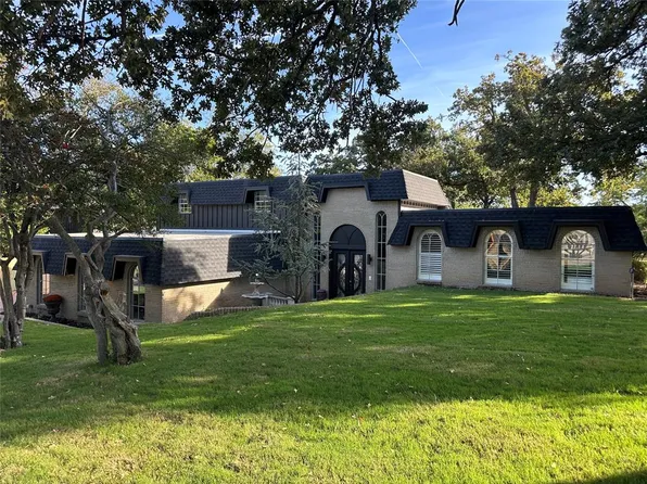 8028 Golden Oaks Rd, Oklahoma City, OK 73127