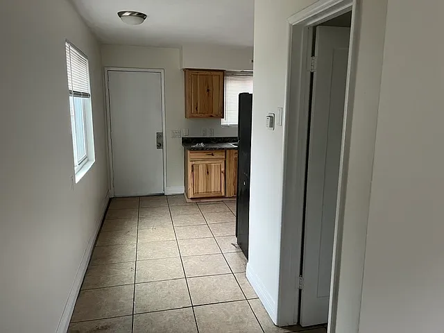 2 bed, 1.5 bath, 1050 sqft, $1,700 — Photo 3