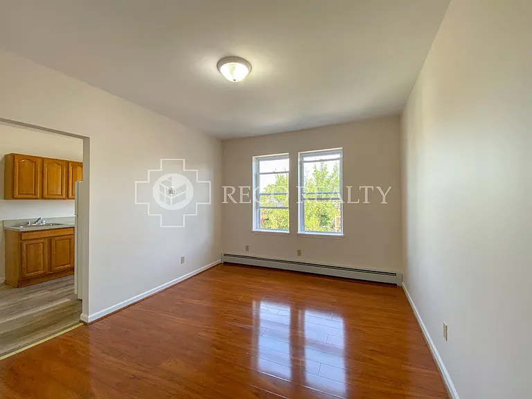 162 Ward St #303 — Photo 4
