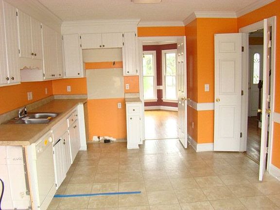 4th image of 1846 Yorkshire Ln