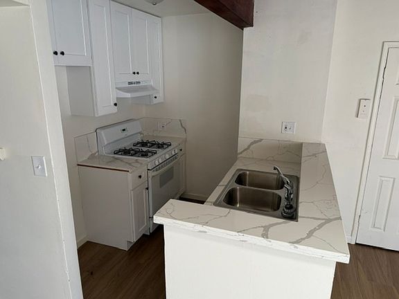 4th image of 601-611 Eye St