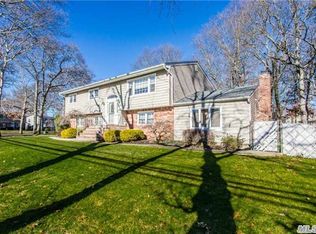 129 Timberpoint Rd, East Islip, NY 11730