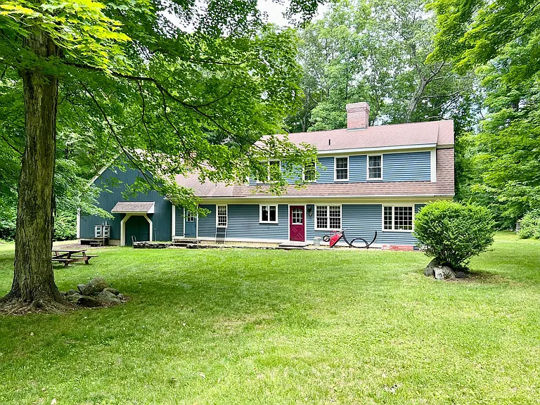 38 Clark Hill Rd — Photo 3