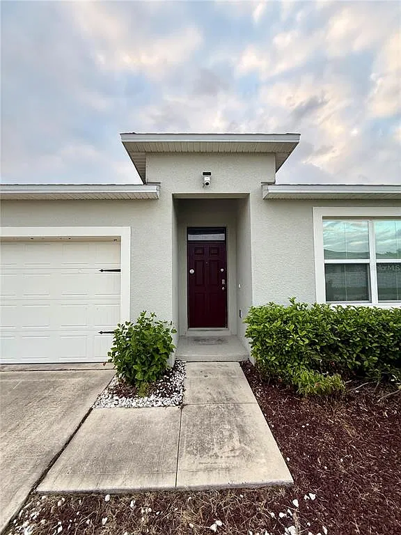 4 bed, 2.0 bath, 1846 sqft, $2,795 — Photo 2