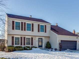 1096 Gloria Dr, Elk Grove Village, IL 60007