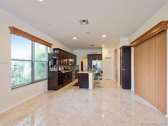 2nd image of 1929 Harbor View Cir #1929