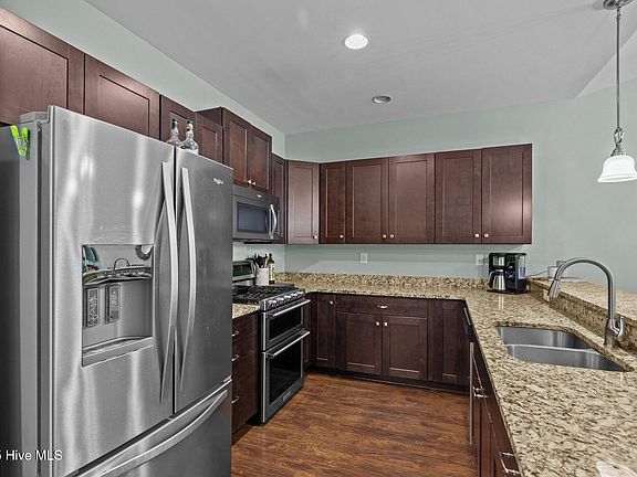 4th image of 3303 Hogan Court #B