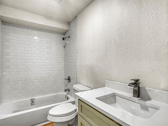 5th image of 4314 Gregory St