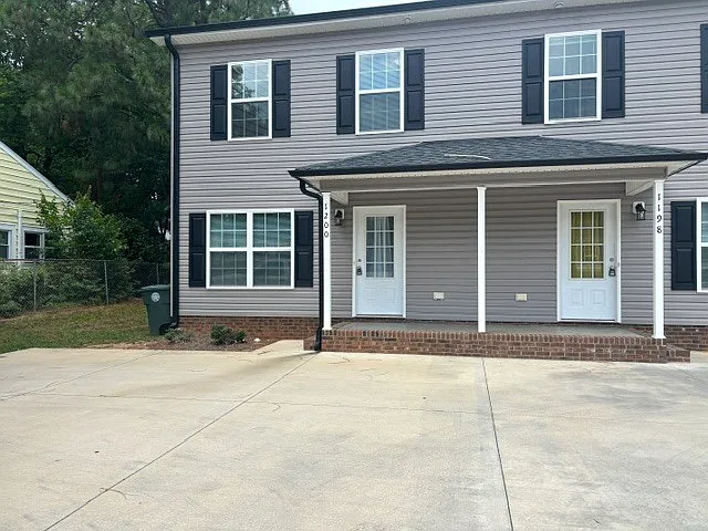 1200 Davis Street - 1 — Photo 2