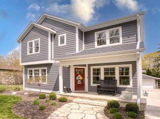 8044 N Whitney Rd, Fox Pt, WI 53217