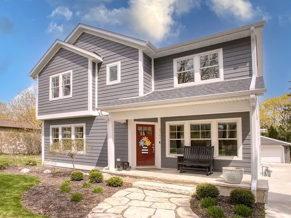 8044 North Whitney ROAD, Fox Point, WI 53217