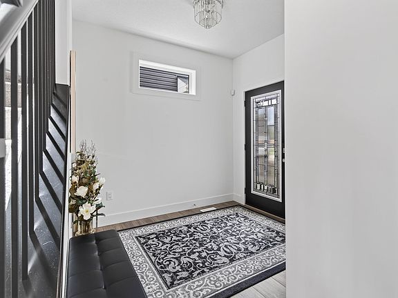4th image of 61 Encore Cres