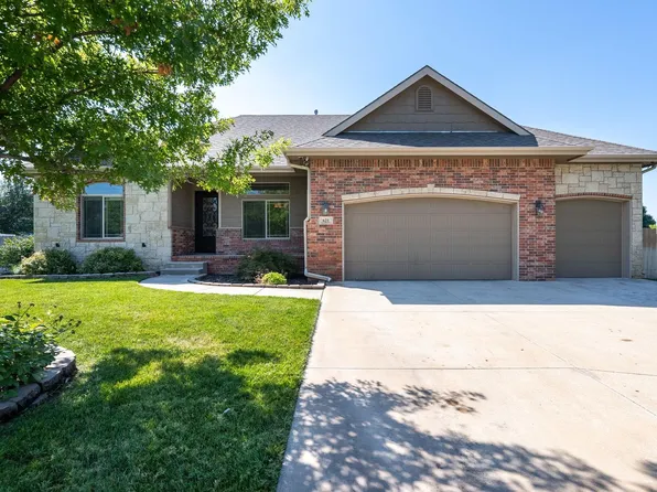 621 S Shira Ct, Haysville, KS 67060