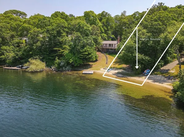 73 Lake Shore Dr, East Falmouth, MA 02536