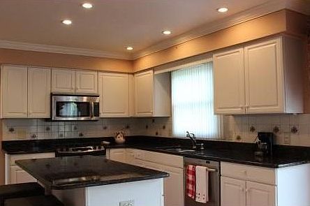 5th image of 2367 Foxway Dr
