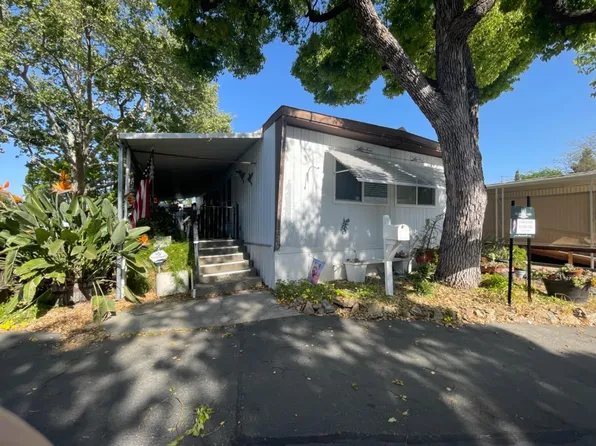 5204 Brook Park Ln, Sacramento, CA 95841