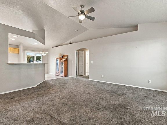 5th image of 1812 Camas St