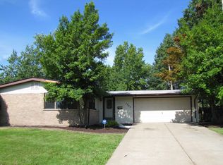 1705 Horseshoe Dr, Florissant, MO