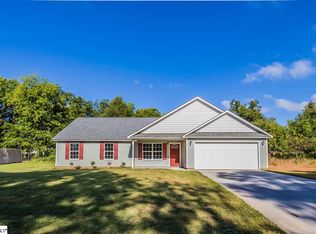 105 Turquiose Dr, Laurens, SC 29360