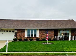 704 Westview Dr, Piqua, OH 45356