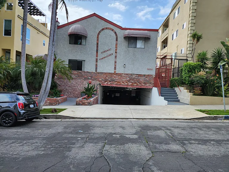 11630 Chenault St #5 — Photo 12