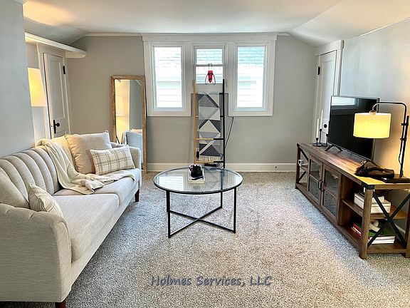 Living room - example furniture layout.